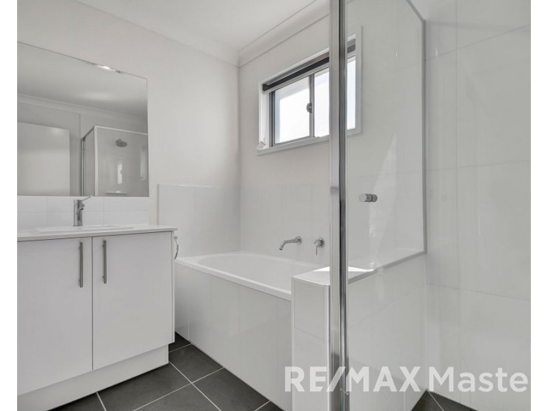 34 Carlos St, Ripley QLD 4306