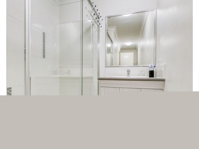 1/1 Innes Cres, Bundamba QLD 4304