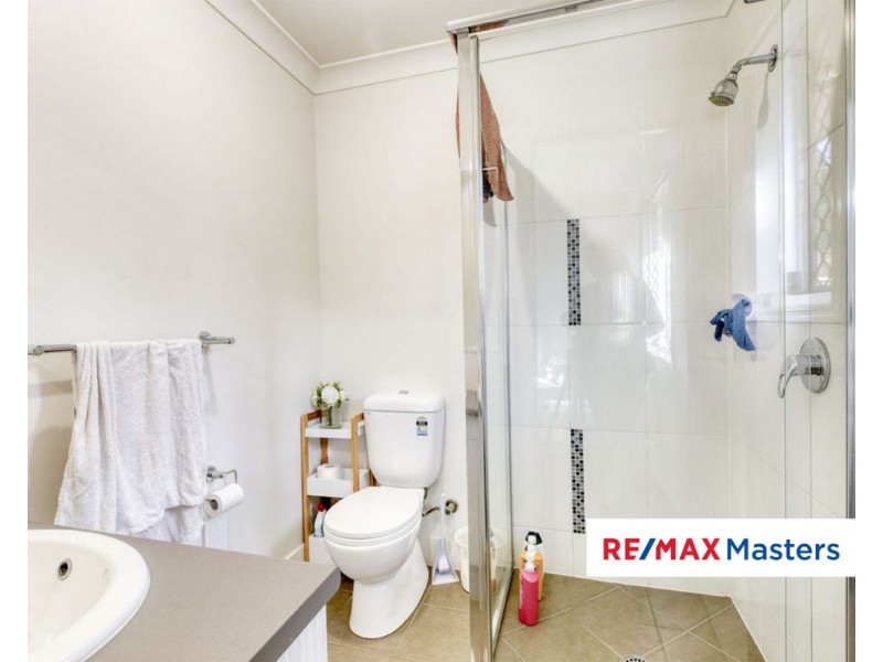 1/1 Innes Cres, Bundamba QLD 4304