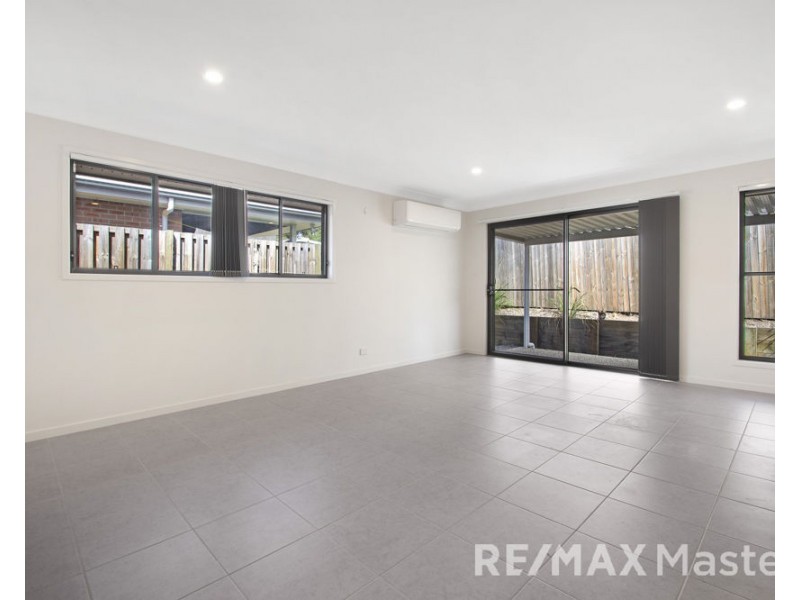 2/17 Bloomfield Avenue, Park Ridge QLD 4125