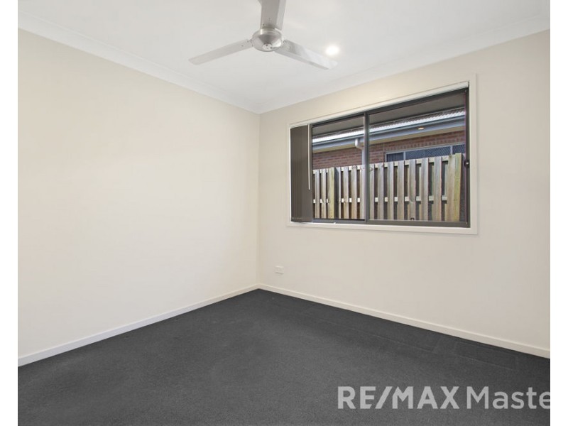2/17 Bloomfield Avenue, Park Ridge QLD 4125