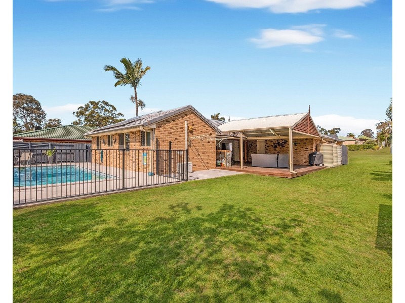 16 Blaxland Pl, Forest Lake QLD 4078