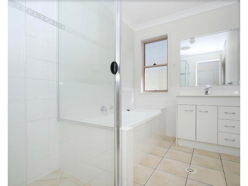 24 Dandenong St, Forest Lake QLD 4078