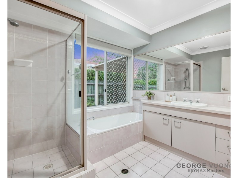 25 Solander Cct, Forest Lake QLD 4078