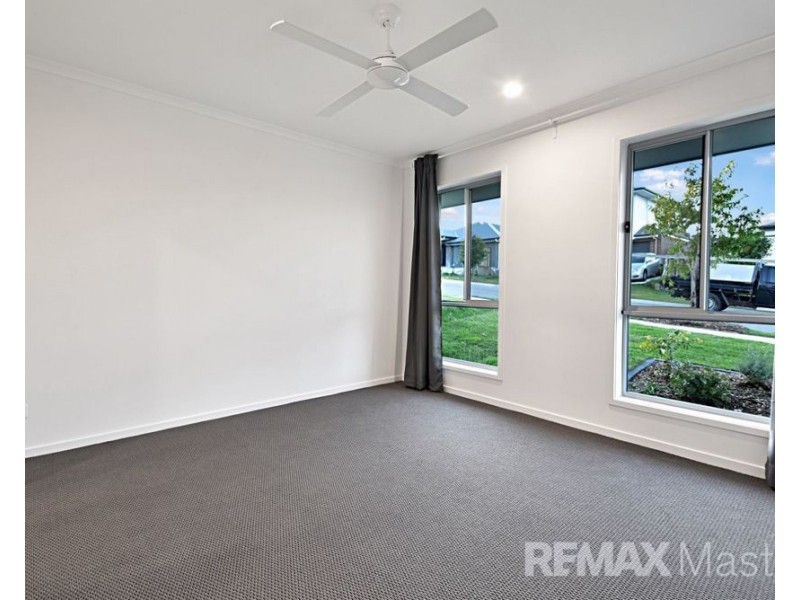 7 Carlos St, Ripley QLD 4306