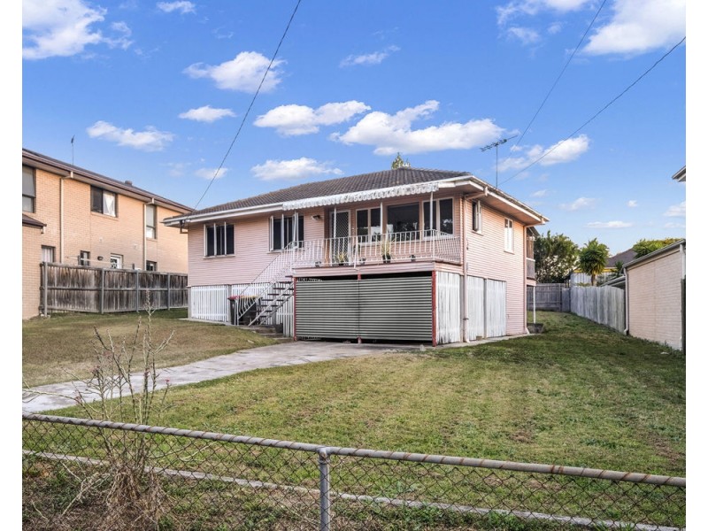 69 Middle ST, Coopers Plains QLD 4108