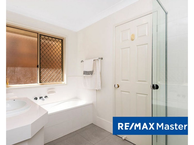 11 Napier Place, Forest Lake QLD 4078