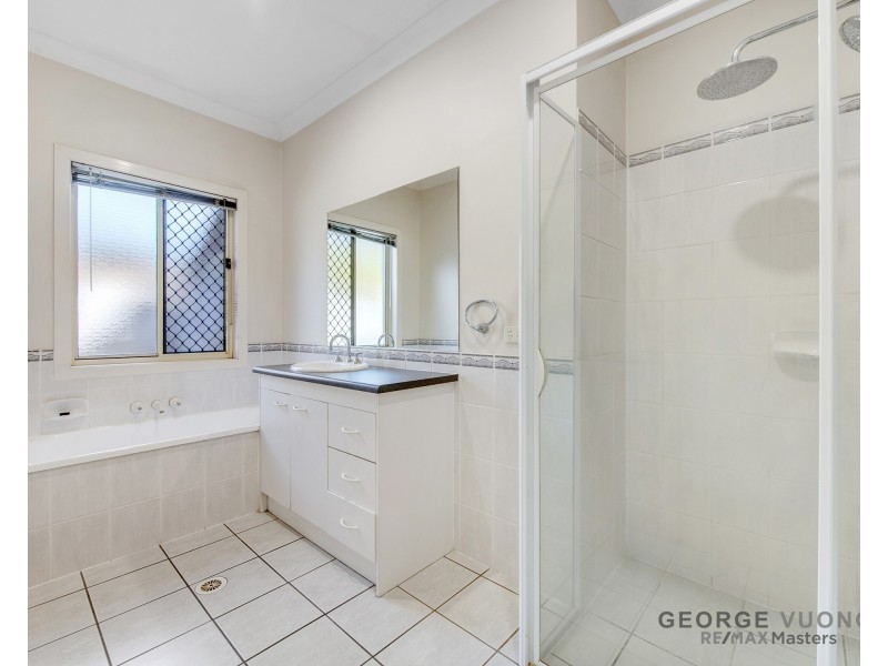 7 Simpson Way, Forest Lake QLD 4078