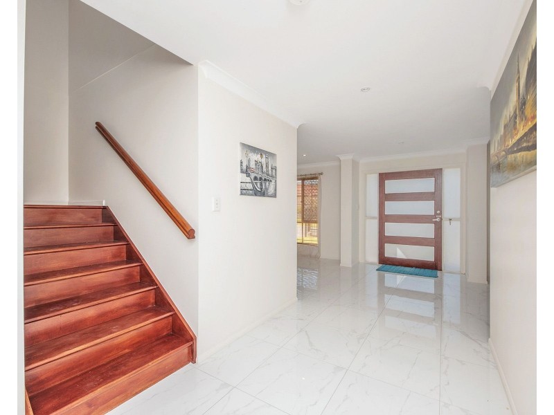 33 Degas Street, Forest Lake QLD 4078