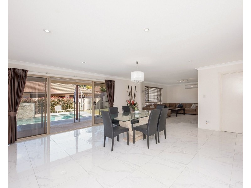 33 Degas Street, Forest Lake QLD 4078