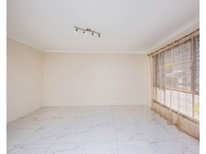 33 Degas Street, Forest Lake QLD 4078