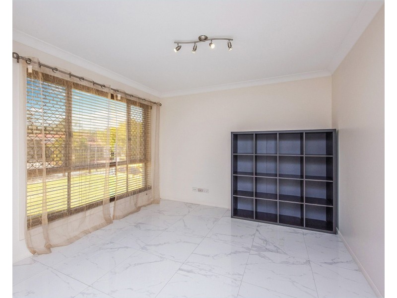 33 Degas Street, Forest Lake QLD 4078