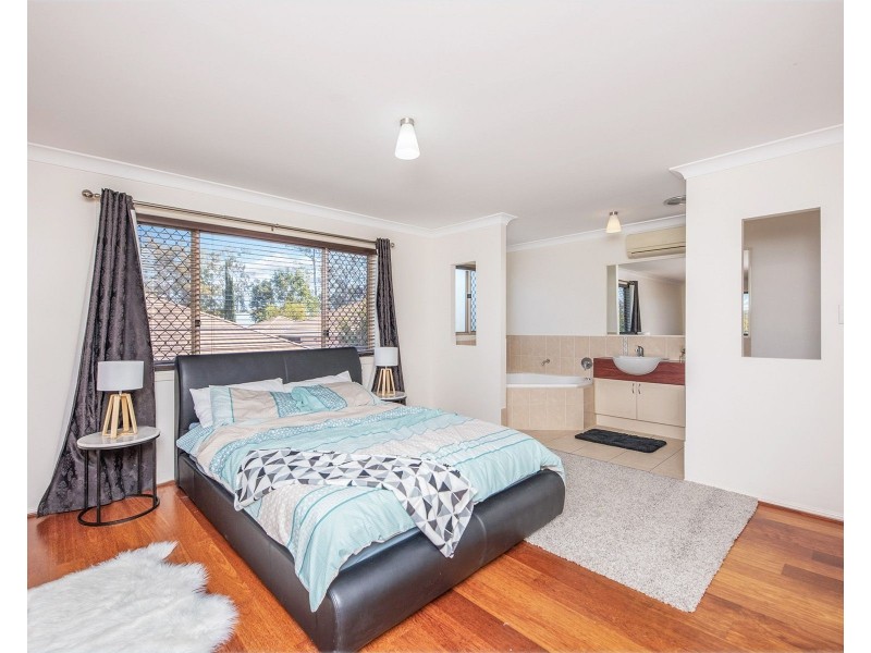 33 Degas Street, Forest Lake QLD 4078