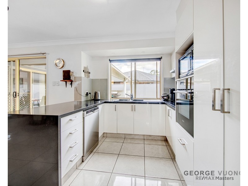 51 Central St, Forest Lake QLD 4078