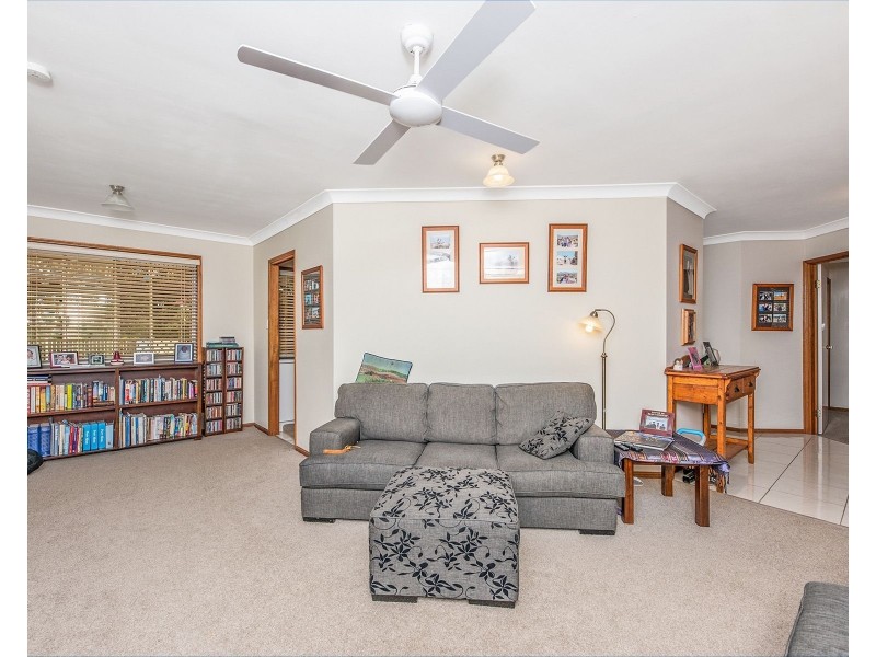 27 Solander Cct, Forest Lake QLD 4078