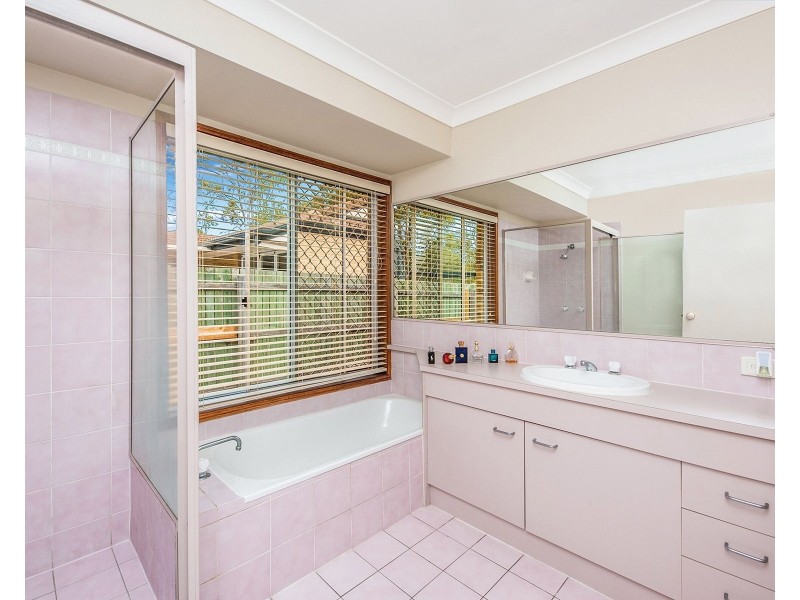 27 Solander Cct, Forest Lake QLD 4078