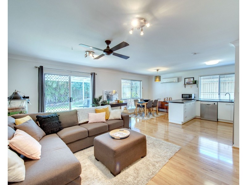 19 Dampier Cr, Forest Lake QLD 4078