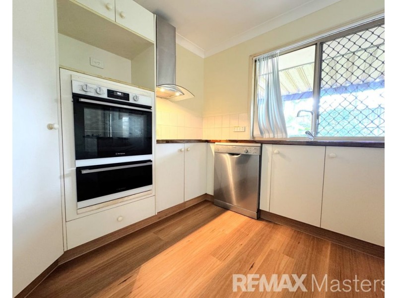32 Flinders Cres, Forest Lake QLD 4078