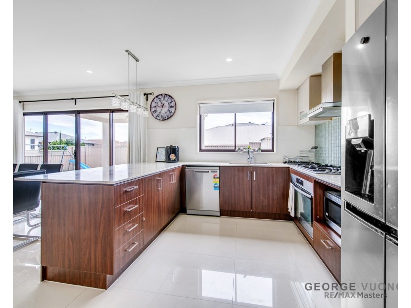 16 Rise Pl, Heathwood QLD 4110