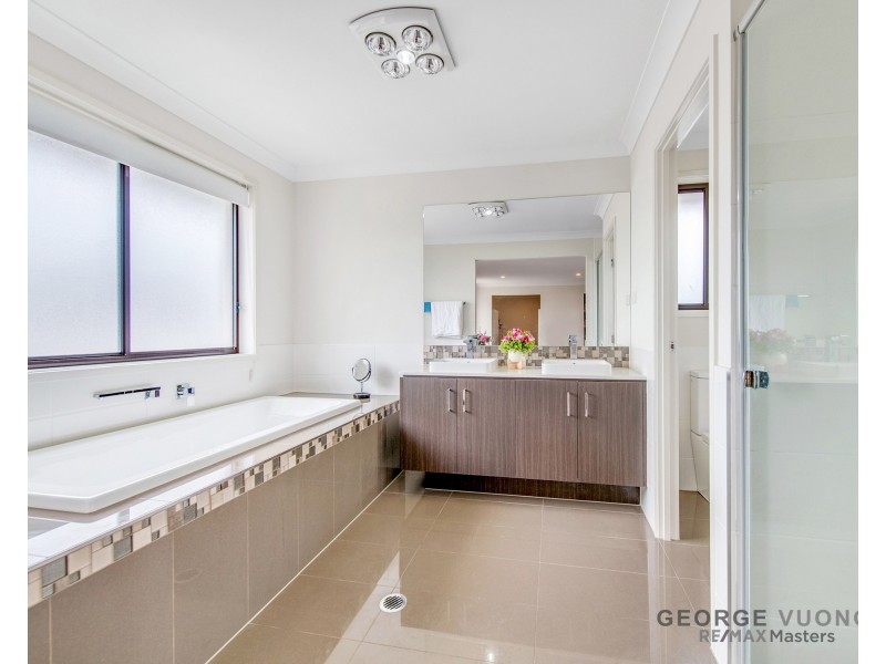 16 Rise Pl, Heathwood QLD 4110