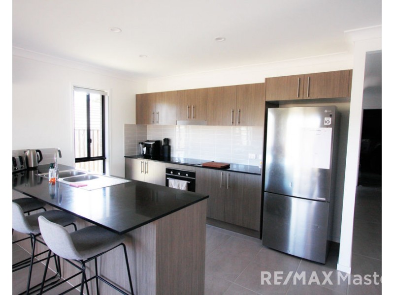 11 Celia St, Ripley QLD 4306