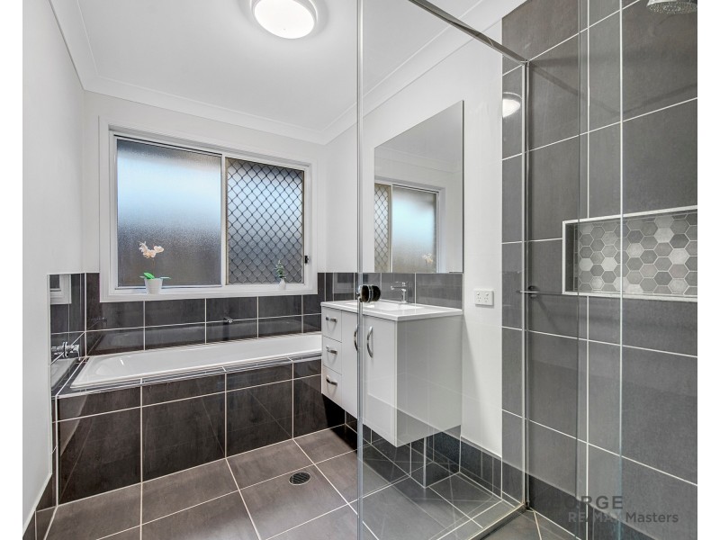 10 Kintore St, Heathwood QLD 4110