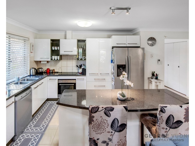 5 Moran Cres, Forest Lake QLD 4078