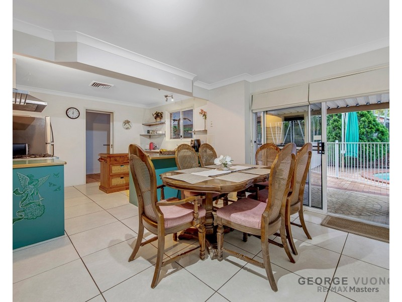 10 Settlers Cct, Forest Lake QLD 4078