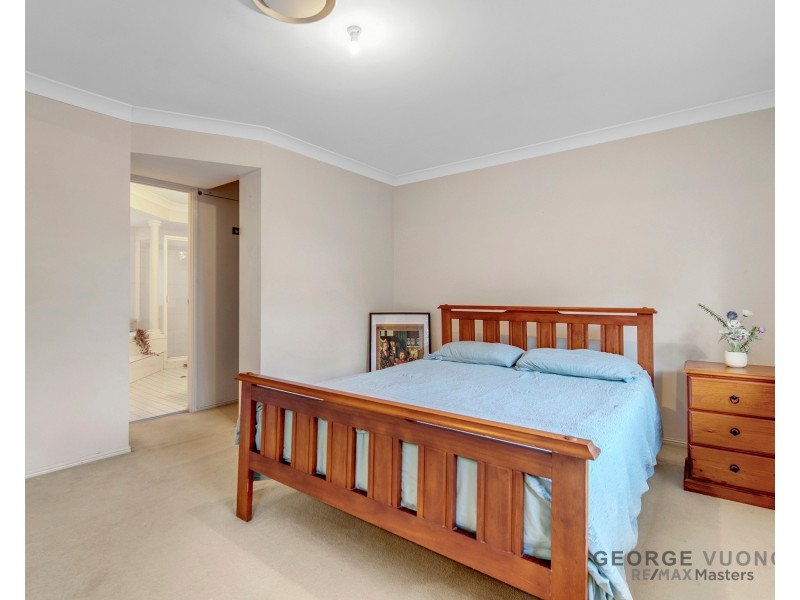10 Settlers Cct, Forest Lake QLD 4078