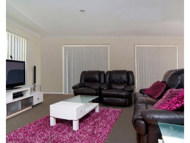 24 Belmore Cr, Forest Lake QLD 4078