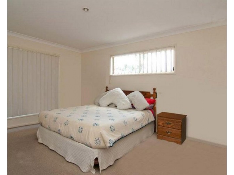 24 Belmore Cr, Forest Lake QLD 4078