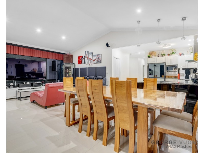 12 Belmore Cr, Forest Lake QLD 4078