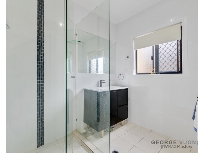 12 Belmore Cr, Forest Lake QLD 4078