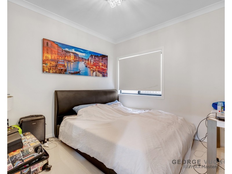 12 Belmore Cr, Forest Lake QLD 4078