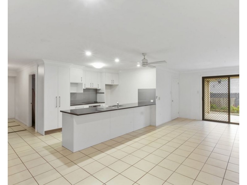 41 Mountain View Crescent, Mount Warren Park QLD 4207