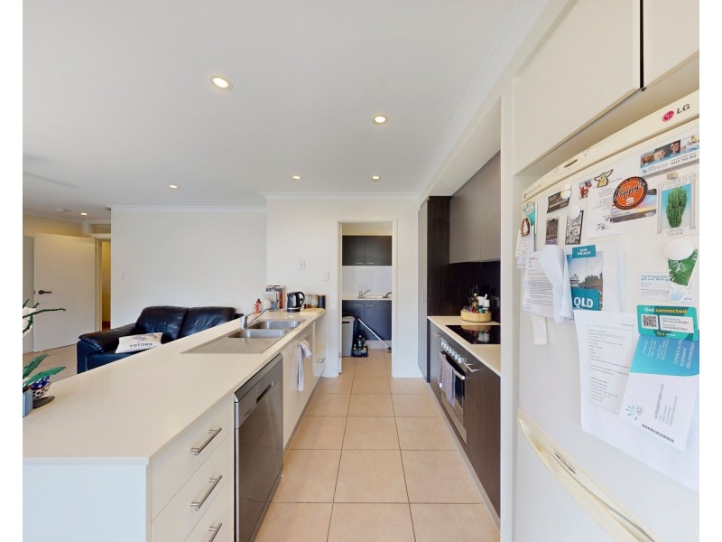 14 Lincoln Pde, Springfield Lakes QLD 4300