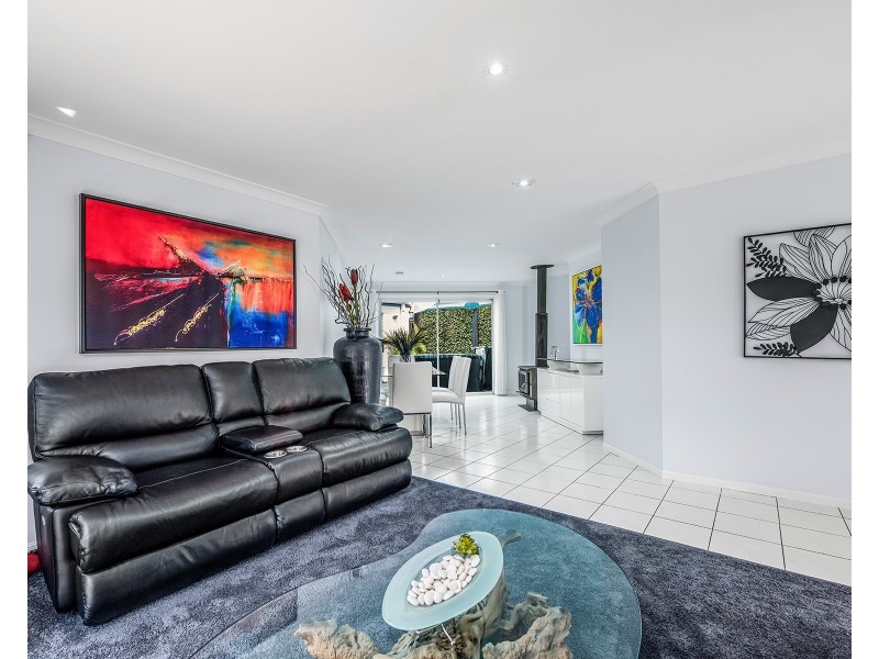 98 Banksia Cct, Forest Lake QLD 4078