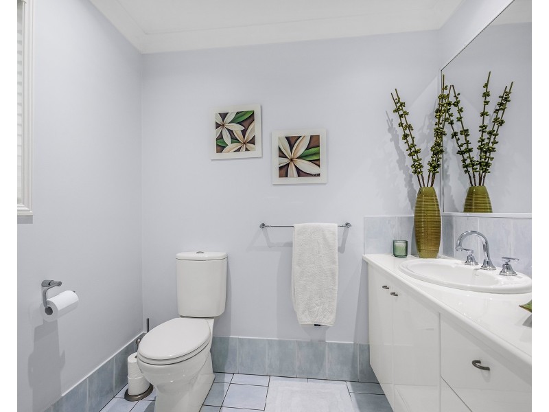 98 Banksia Cct, Forest Lake QLD 4078