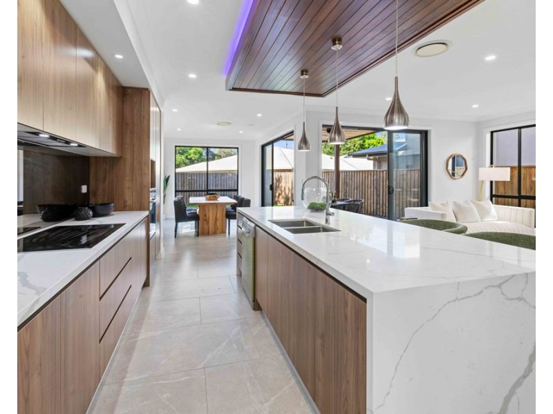 16 HEADLAND ST, Sunnybank QLD 4109