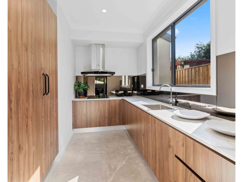 16 HEADLAND ST, Sunnybank QLD 4109