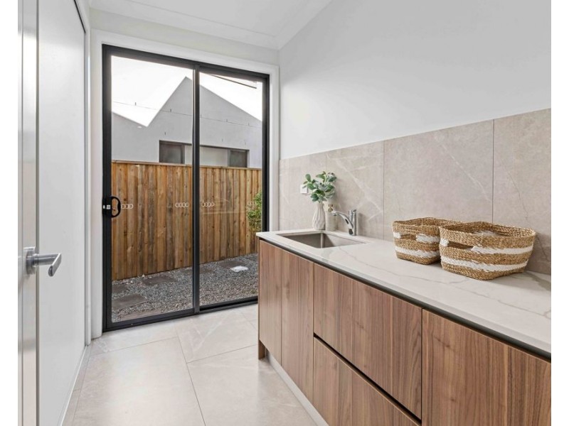 16 HEADLAND ST, Sunnybank QLD 4109