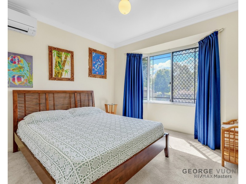 11 Blaxland Pl, Forest Lake QLD 4078