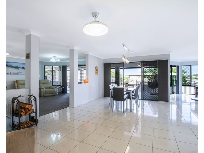70 Marcus Drive, Regents Park QLD 4118