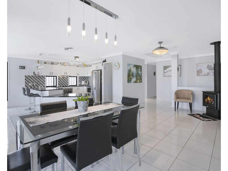 70 Marcus Drive, Regents Park QLD 4118