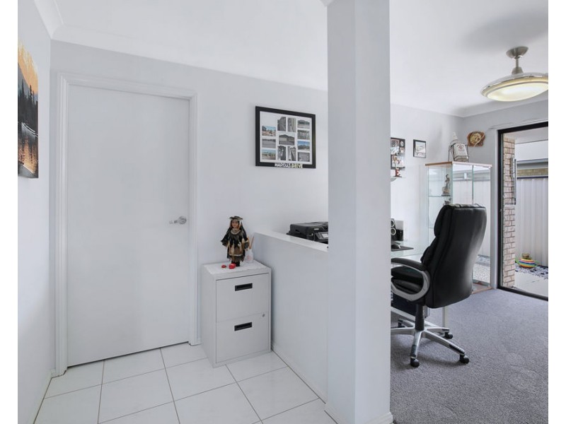 70 Marcus Drive, Regents Park QLD 4118