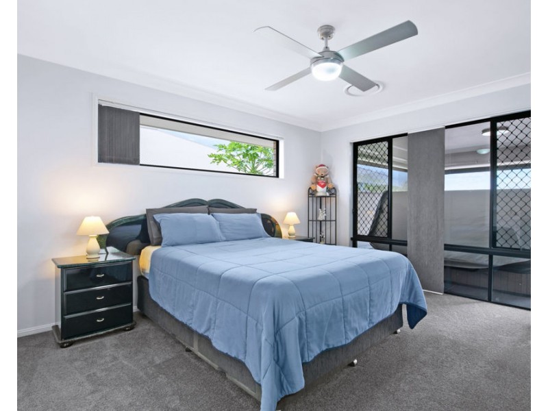 70 Marcus Drive, Regents Park QLD 4118