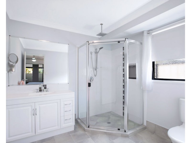 70 Marcus Drive, Regents Park QLD 4118