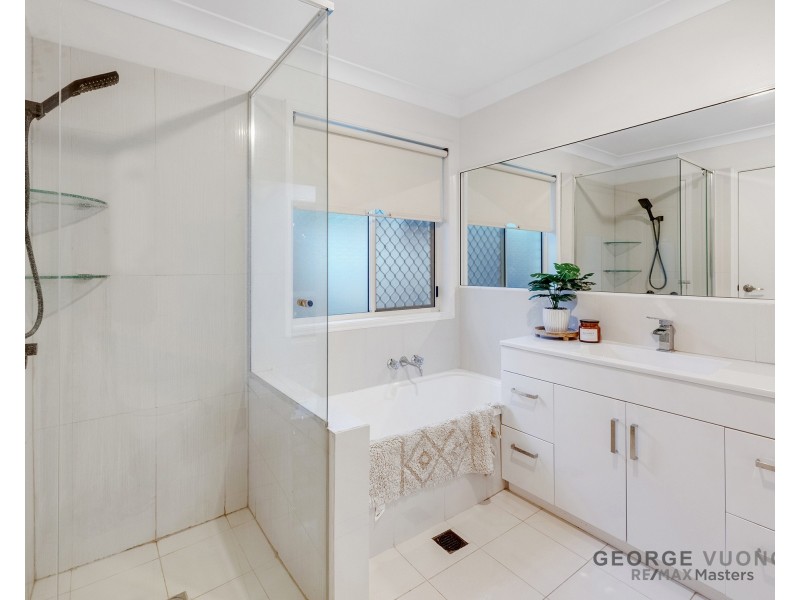 2 Amara Cr, Forest Lake QLD 4078