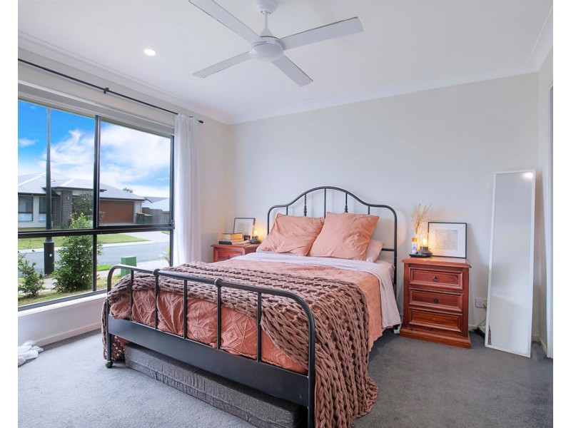 21 Johnson Circuit, Ripley QLD 4306