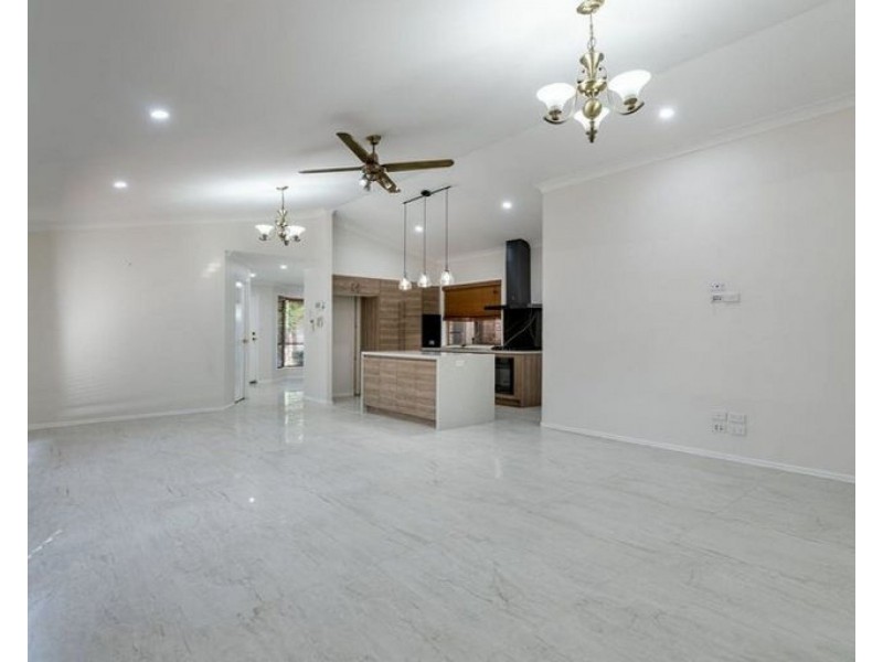 41 St James St, Forest Lake QLD 4078